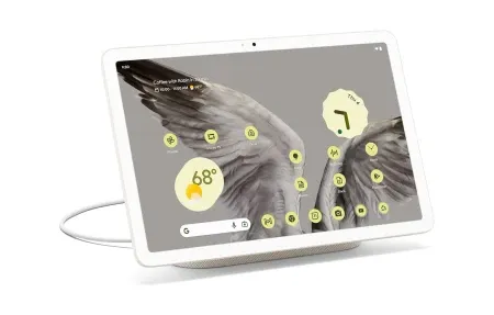 Google Pixel with Smart Speaker Dock for Home Integration