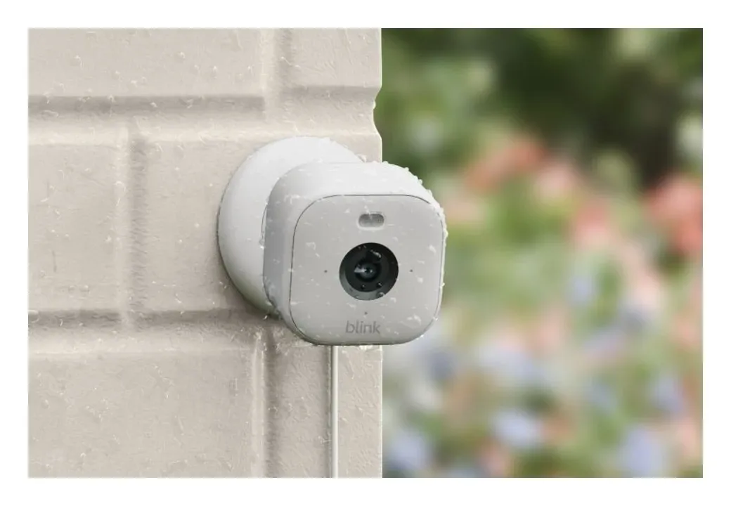 Blink Mini 2 outdoor mounting option