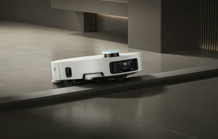 DJI Romo Robot Vacuum - AI-Powered Smart Cleaning Solution