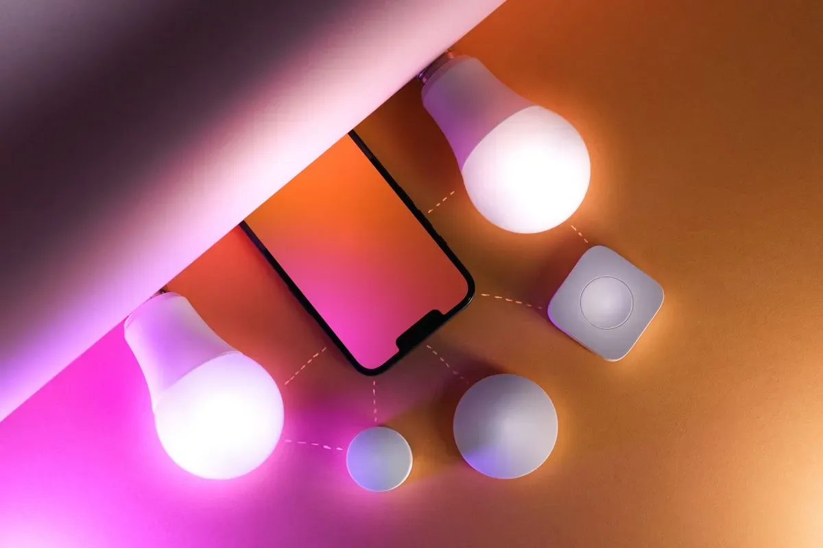 Smartphone app controlling smart light bulbs, hands-on home automation setup