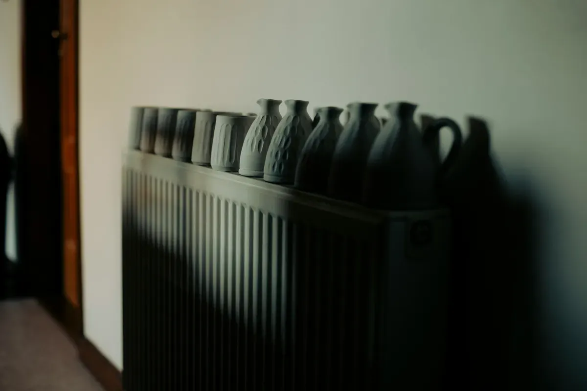 Objects standing on a warm radiator, exactly what skews a reading