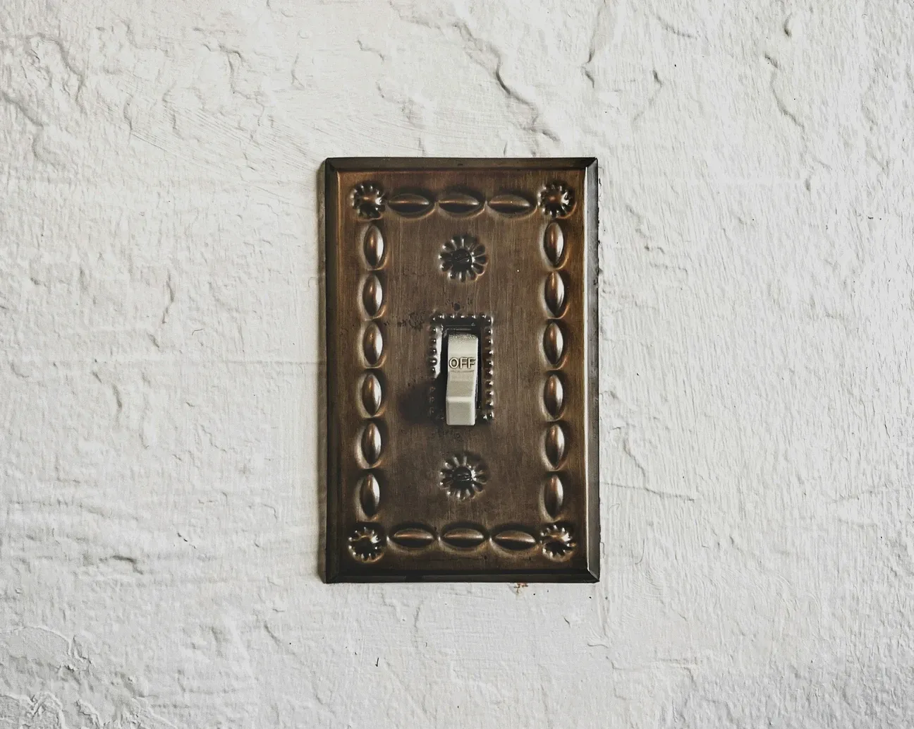 Smart vs. Traditional Switch: A Complete Home Guide