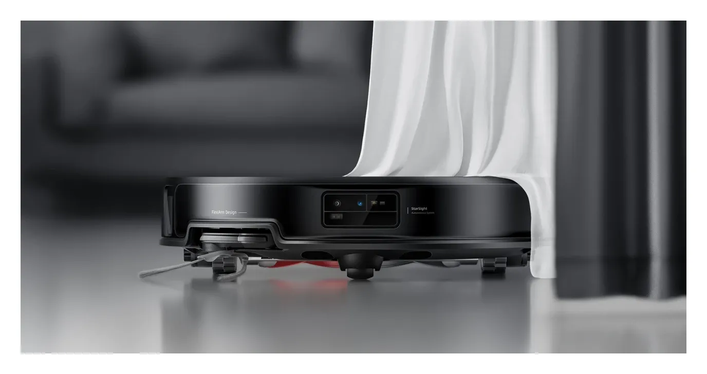 Roborock Saros 20 navigation sensor array for precise obstacle detection