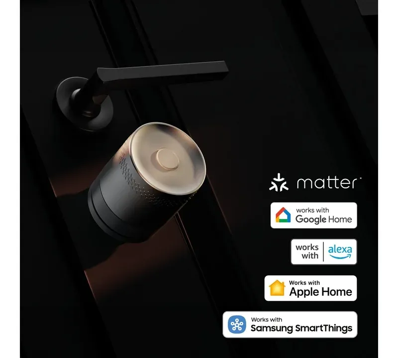 Yale Linus L2 Lite lifestyle photo showing the lock on a modern apartment door