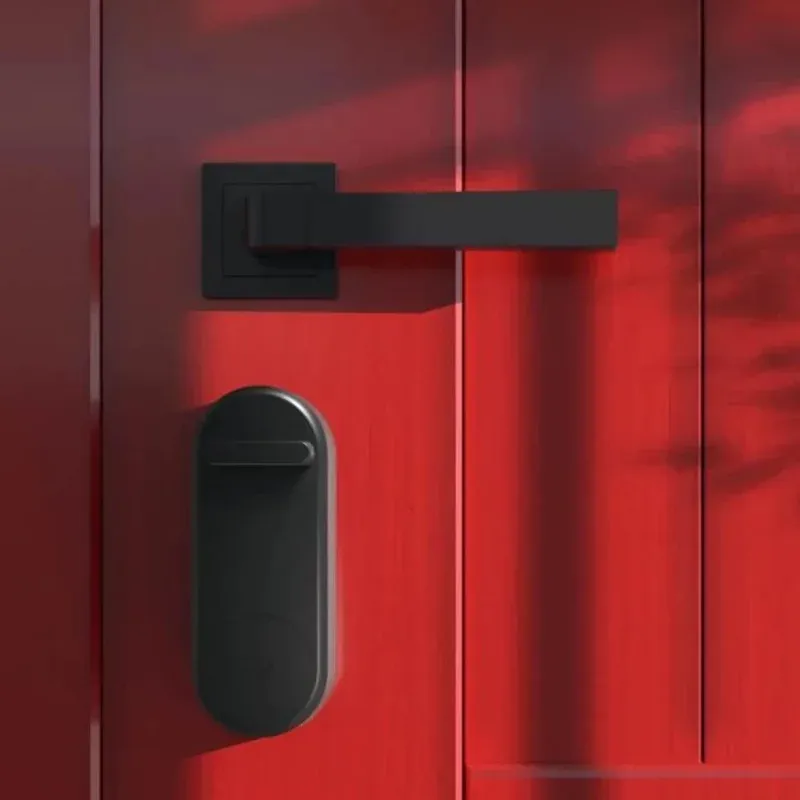 Yale Linus Lock 2.0 mounted on door showing installation position