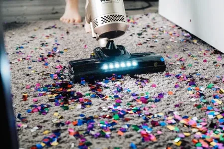 Robot Vacuums vs Traditional Vacuums: Pros, Cons, Guide