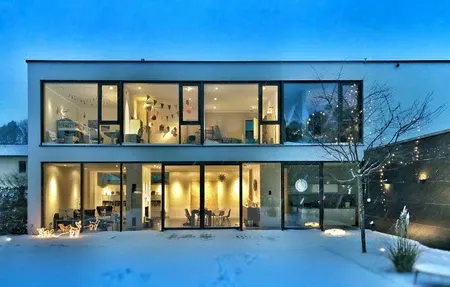 Smart Lights vs. Traditional Lighting